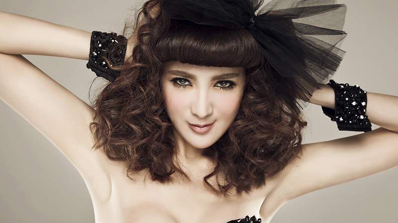 賈躍亭9年(nián)造車夢圓，FF91量産車交付：售價220萬元|美女(nǚ)壁紙(zhǐ)|高清美女(nǚ)壁紙(zhǐ)|高清壁紙(zhǐ)