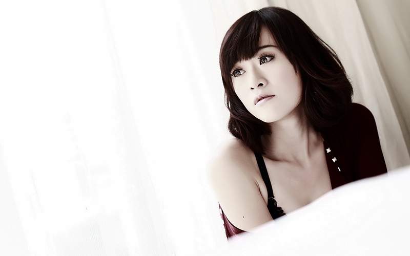 如(rú)何在直播中展示自(zì)己的個性和(hé)特點,形成獨特的風(fēng)格和(hé)品牌形象?|APP開(kāi)發|小程序開(kāi)發|軟著申請(qǐng)